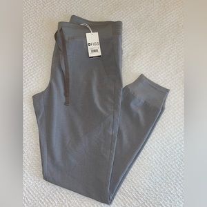 Dark space grey figs NWT set